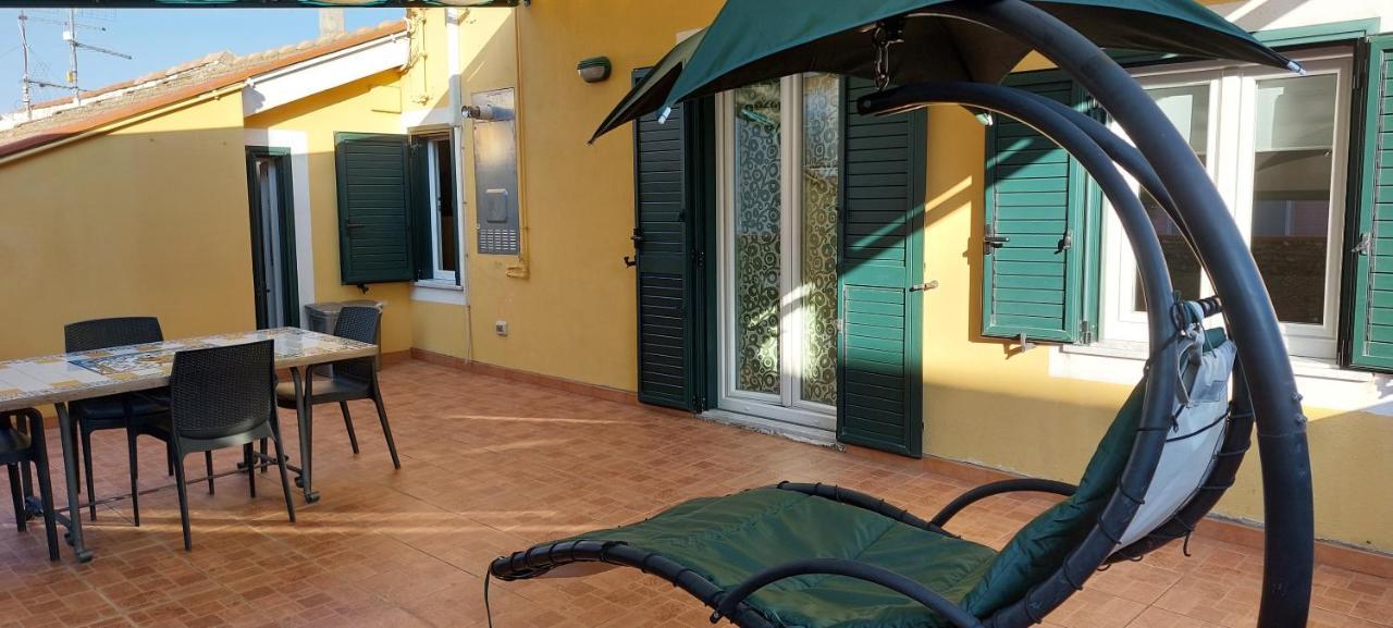 דירות Pomarico La Terrazza Dell' Angelo מראה חיצוני תמונה