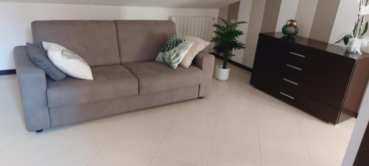דירות Pomarico La Terrazza Dell' Angelo מראה חיצוני תמונה